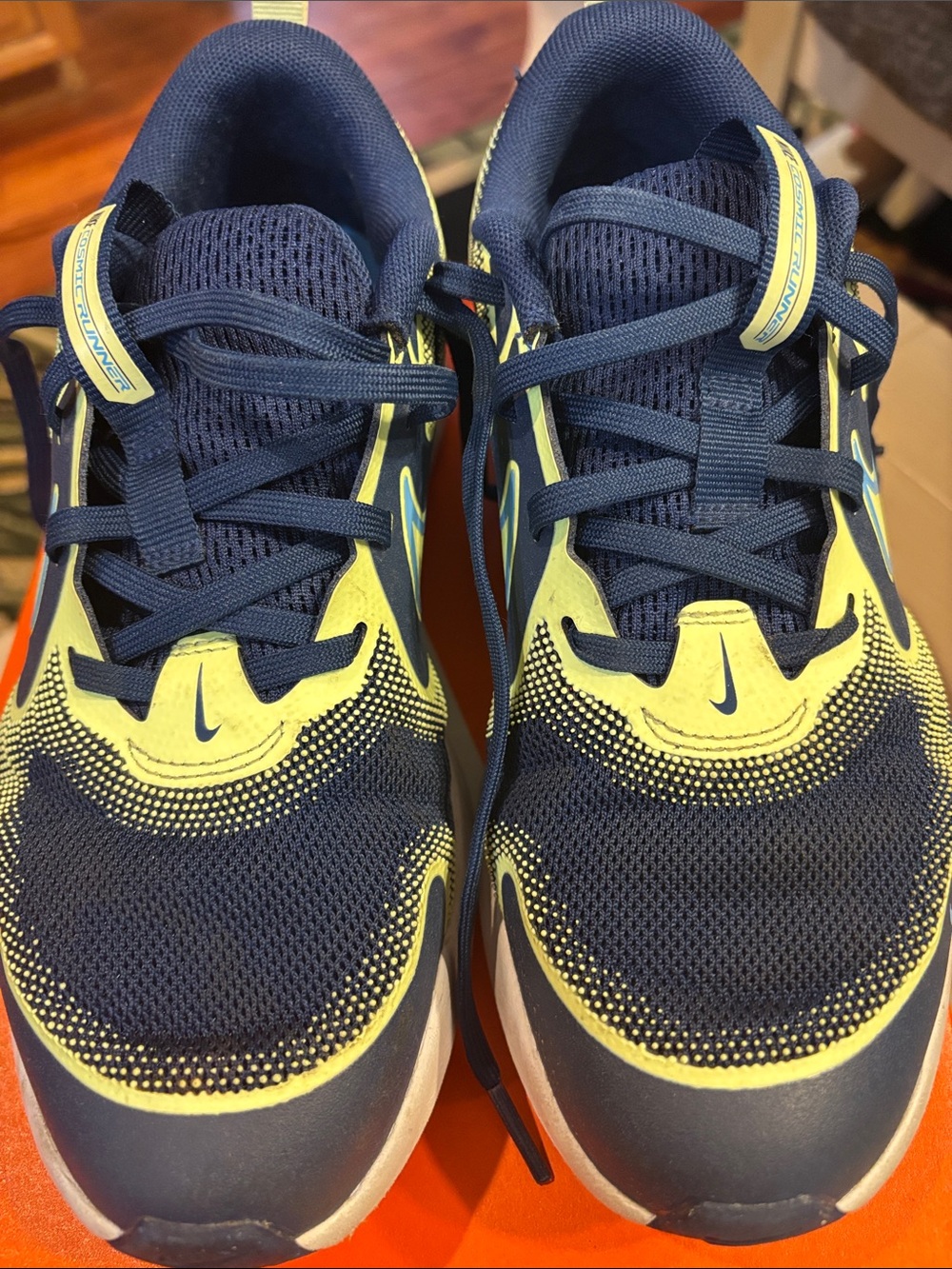 GUC Nike Cosmic Runner Sneakers Size 4.5Y - Picture 11 of 11